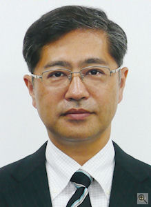 Panasonic's Keizo Ishiguro, General Manager, Device Development Center, Panasonic AVC Networks Co. Courtesy of Panasonic, with modifications by Michael R. Tomkins. Click for a bigger picture!