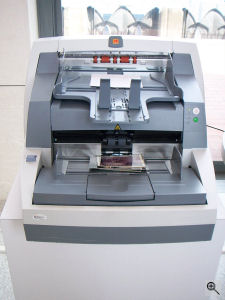 Kodak high-speed photo print scanner. Copyright &copy; 2006, The Imaging Resource. All rights reserved.