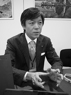 Kazuto Yamaki, Chief Operating Officer, Sigma Corp. Copyright &copy; 2010, Imaging Resource. All rights reserved.