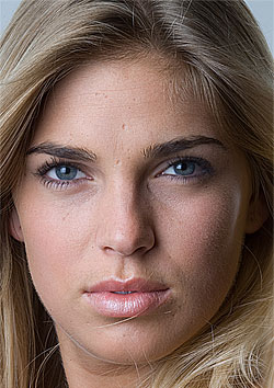 Original image before retouching with Portrait Pro 10. Image courtesy Kelley Martin Clough, provided by Anthropics Technology Ltd. Click for a bigger picture!