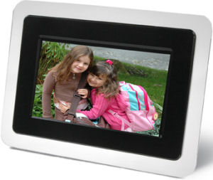 Smartparts' SPDPF70E digital picture frame. Courtesy of Smartparts Inc., with modifications by Michael R. Tomkins.