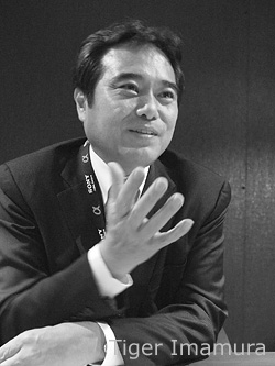 Tiger Imamura, Senior Vice President, Corporate Executive, and President of the Personal Imaging & Sound Business Unit, Sony Corp. Copyright &copy; 2010, Imaging Resource. All rights reserved.