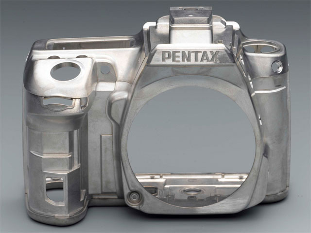  price bracket offer a magnesium-alloy body like that of the Pentax K7