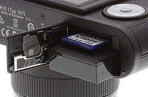 Leica X Vario Review - Battery