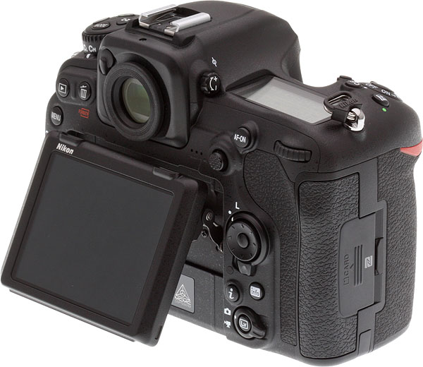 Nikon D500 Review: Field Test -- Product Image Angle