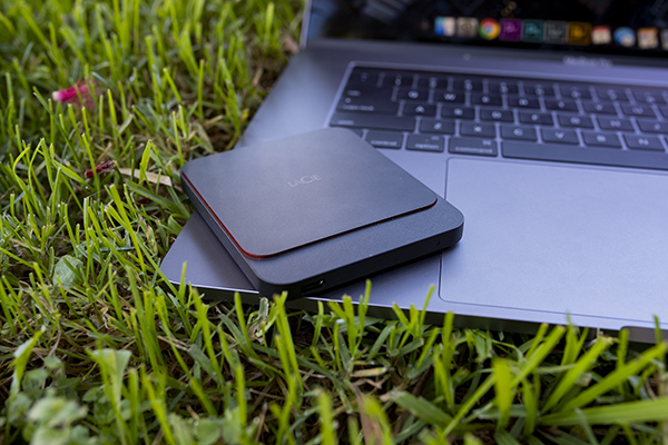 ægtefælle Støvet en kop LaCie Portable SSD is fastest in class & singularly beautiful to behold