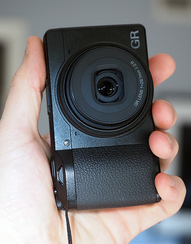 aluminium Beoefend Afwijzen Ricoh GR IIIx Gallery Images: Hands-on with Ricoh's new premium compact  camera