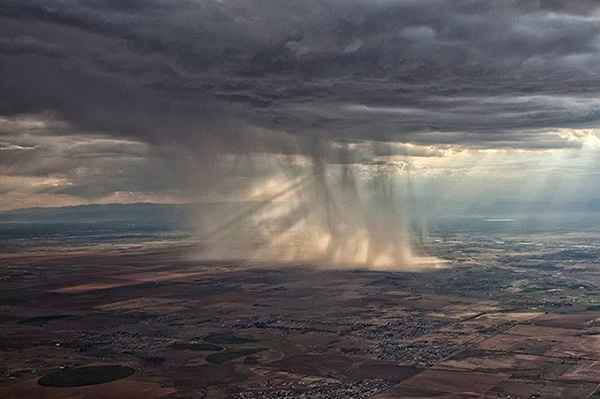 Stunning aerial photo purportedly shows torrential rainfall over Colorado