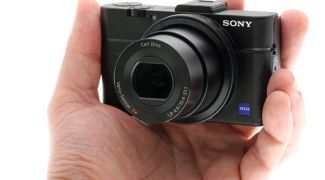 Sony RX100 II in the hand