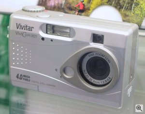 Vivitar's ViviCam 3825 digital camera. Copyright (c) 2003, Michael R. Tomkins. All rights reserved.