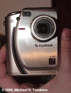 Fuji FinePix 4700 Zoom Front View - click for a bigger picture!