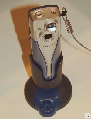 Mustek's MVVR-100 pen camera. Copyright © 2001, Michael R. Tomkins. All rights reserved. Click for a bigger picture!