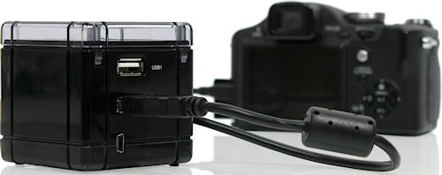 JOBO's CUBE HUB card reader includes a two-port USB 2.0 hub. Photo provided by JOBO AG. Click for a bigger picture!