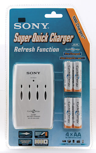 The BCG-34HRE4K CycleEnergy Blue battery and charger bundle. Photo provided by Sony Recording Media & Energy Latin America. Click for a bigger picture!