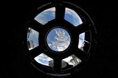 Photo provided by Nikon Inc. / NASA. Click for a bigger picture!