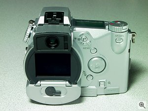 Minolta's Dimage 5 digital camera. Copyright (c) 2001, Michael R. Tomkins, all rights reserved. Click for a bigger picture!