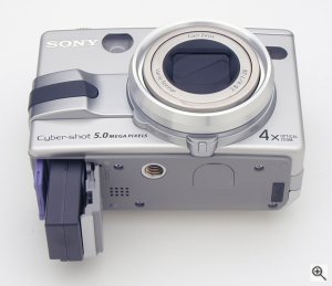 Sony's Cyber-shot DSC-V1 digital camera. Copyright © 2003, The Imaging Resource. All rights reserved. Click for a bigger picture!