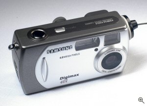 Samsung's Digimax 401 digital camera. Copyright © 2004, The Imaging Resource. All rights reserved. Click for a bigger picture!