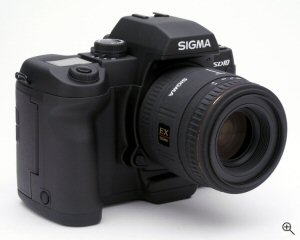 Sigma's SD10 digital camera. Copyright © 2003, The Imaging Resource. All rights reserved. Click for a bigger picture!