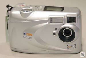 SiPix's SC-2300 Deluxe digital camera. Copyright © 2002, Michael R. Tomkins. All rights reserved. Click for a bigger picture!