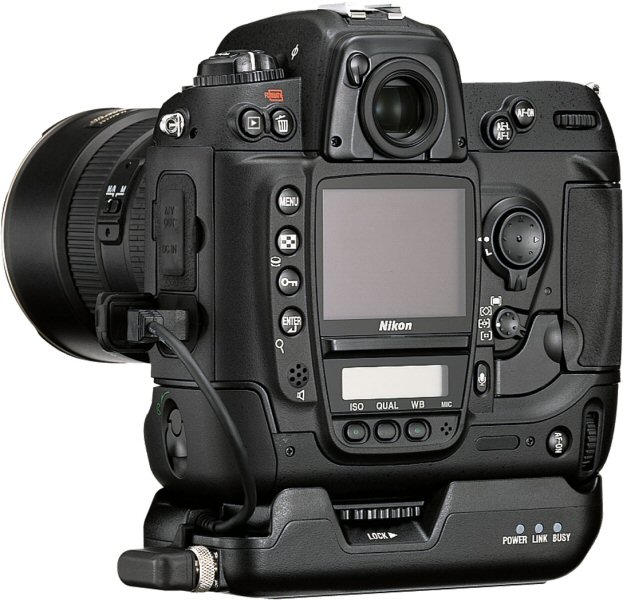 Nikon D2X Digital Camera Review: Design