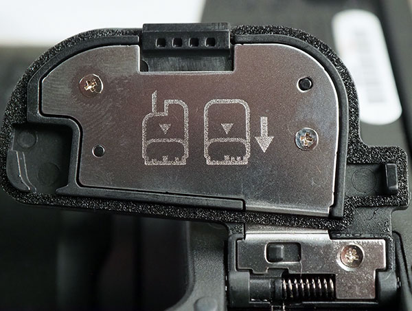 Canon EOS R Review -- close-up of battery compartment door.