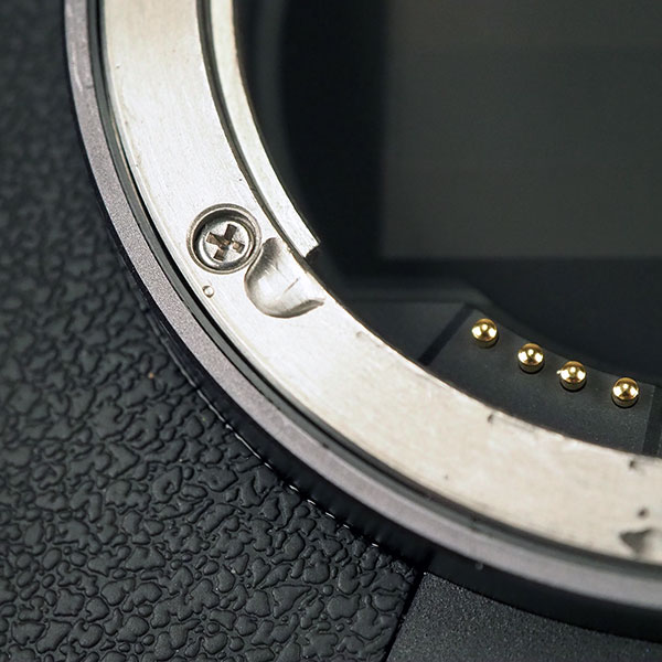 Canon EOS R Review -- close-up of body mount showing moisture on flange.
