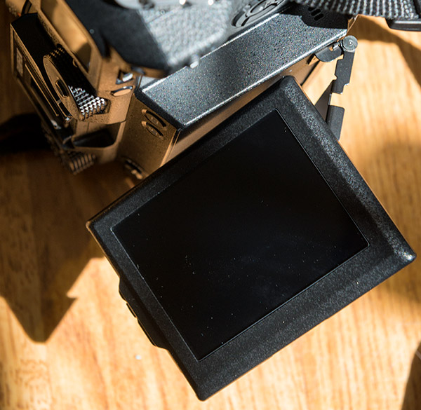 Fujifilm GFX Review: Field Test -- Product Image Tilting Display