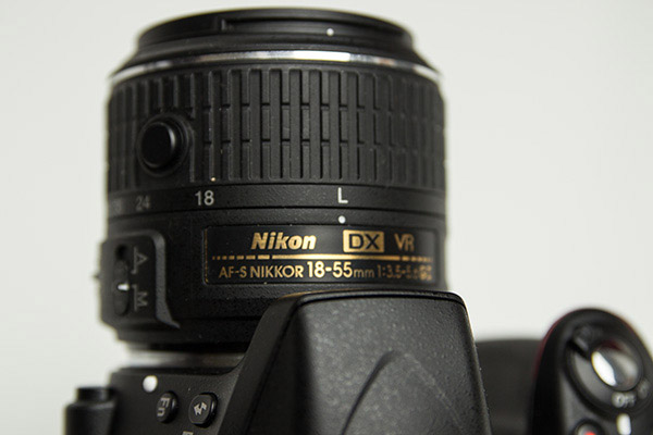 Nikon D3300 Review -- Collapsing lens