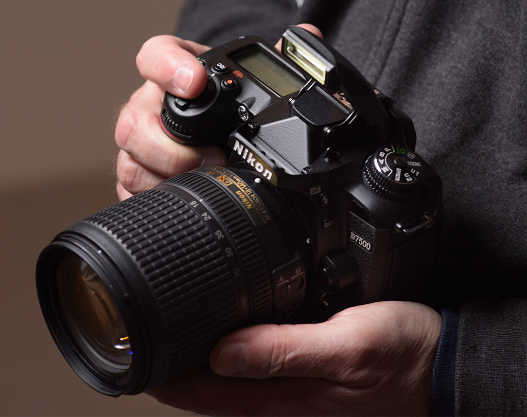 Mirrorless Camera Nikon D7500 Review: A Crop Factor Superstar Camera