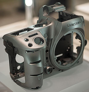Samsung NX1 review -- magnesium alloy body 