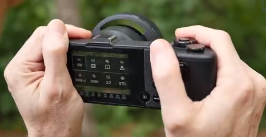 Sigma dp2 Quattro review - how to hold