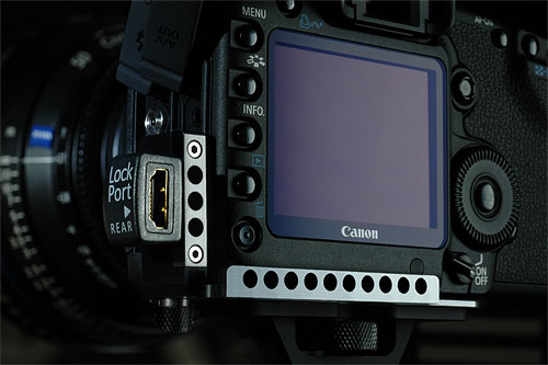 The Lockport Universal, attached to a Canon EOS 5D Mark II digital SLR. Photo provided by Lockcircle. Click for a bigger picture!