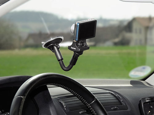 Hama's Activity Pod windshield mount. Photo provided by Hama Technics Handels GmbH. Click for a bigger picture!